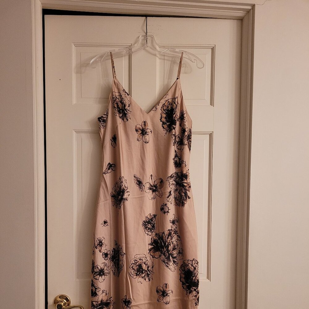NWOT Express Floral Satin V-Neck Midi Downtown Cami Slip Dress, Size Large